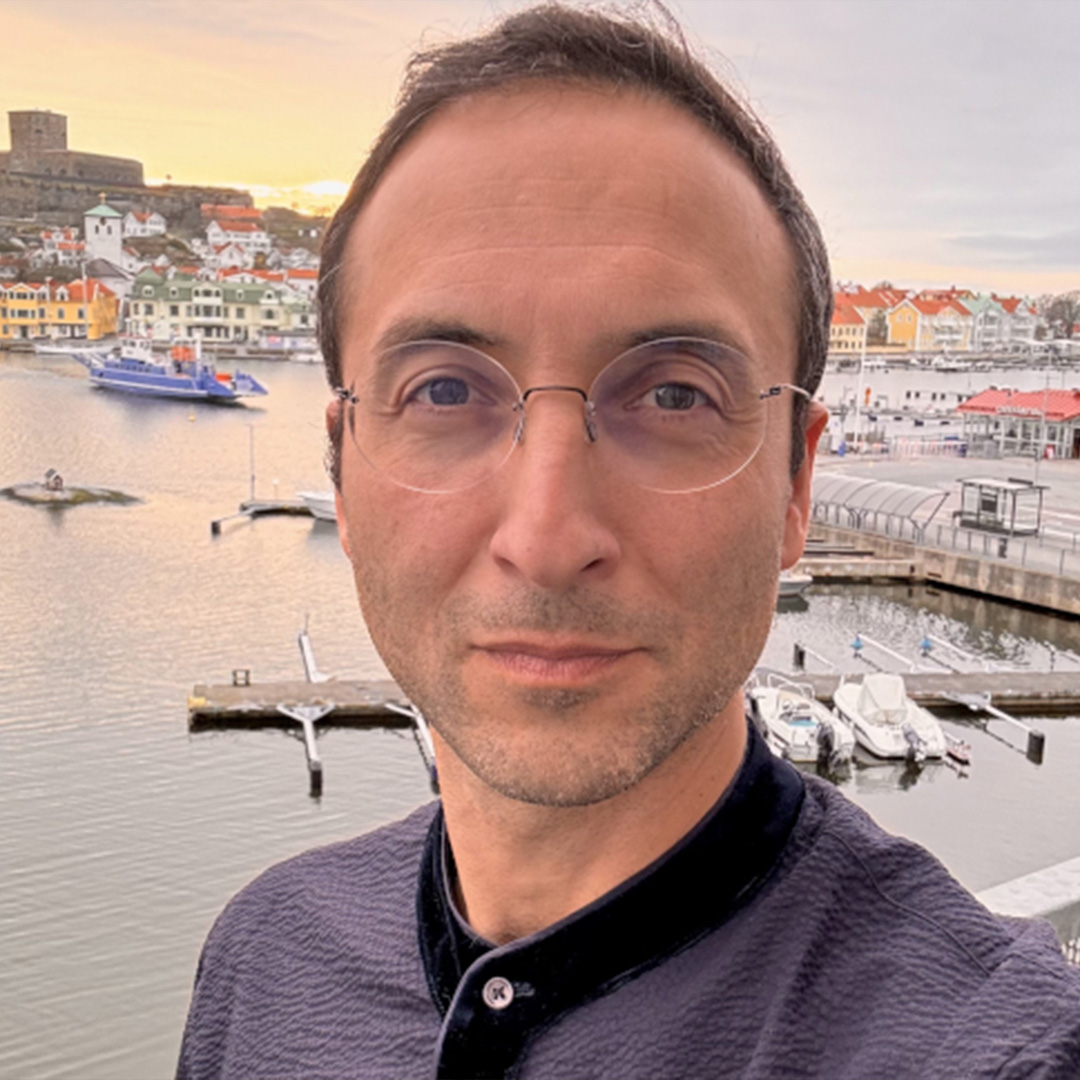 Morteza, legitimerad veterinär på AniMed Djursjukhus